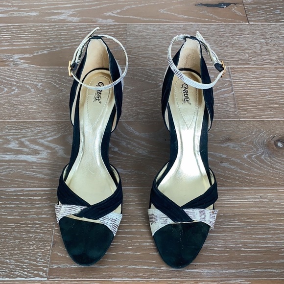 Carlos Santana Black and Cream Wedge Sandals - Picture 2 of 7